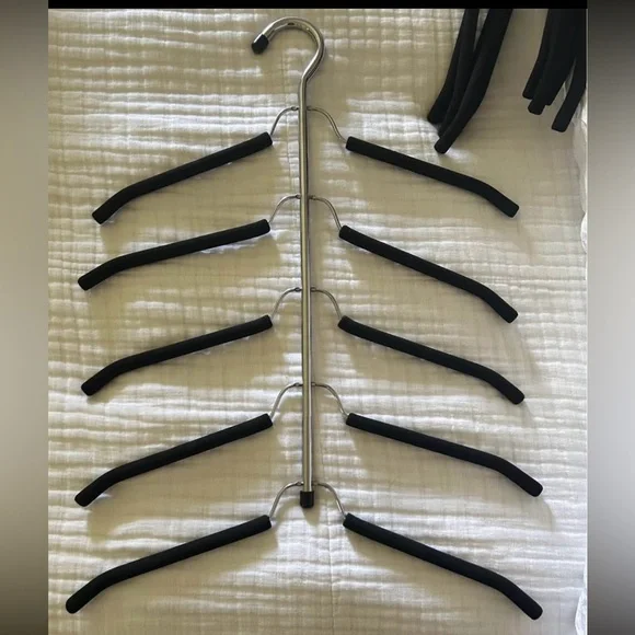 Black and Silver Multi-Tier Space Saving Hanger - set of 6 EUC - Picture 1 of 2